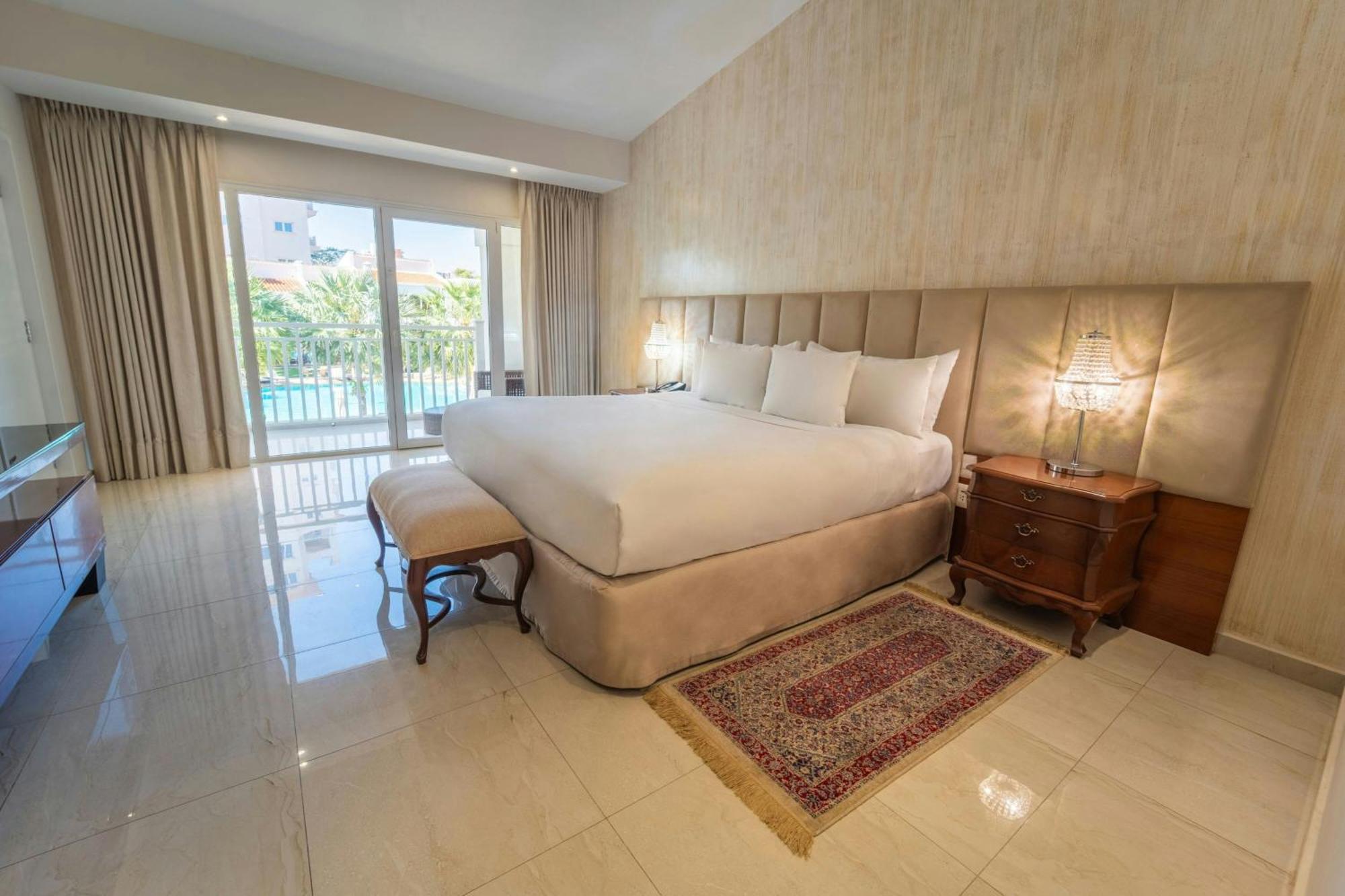 โลส ตาฆีโบส โฮเต็ล แอนด์ คอนเวนชั่น เซ็นเตอร์ Hotel ซานตาครูซเดอลาเซียร์รา ภายนอก รูปภาพ
