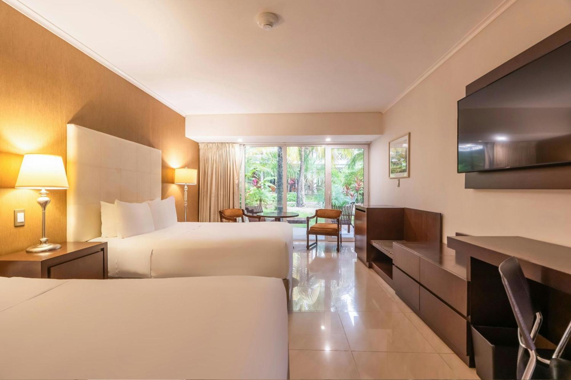 โลส ตาฆีโบส โฮเต็ล แอนด์ คอนเวนชั่น เซ็นเตอร์ Hotel ซานตาครูซเดอลาเซียร์รา ภายนอก รูปภาพ